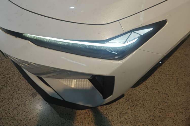 Used CHANGAN UNI-V iDD 2024 Blue Whale Smart Electric iDD 136km ZhiKu Model
