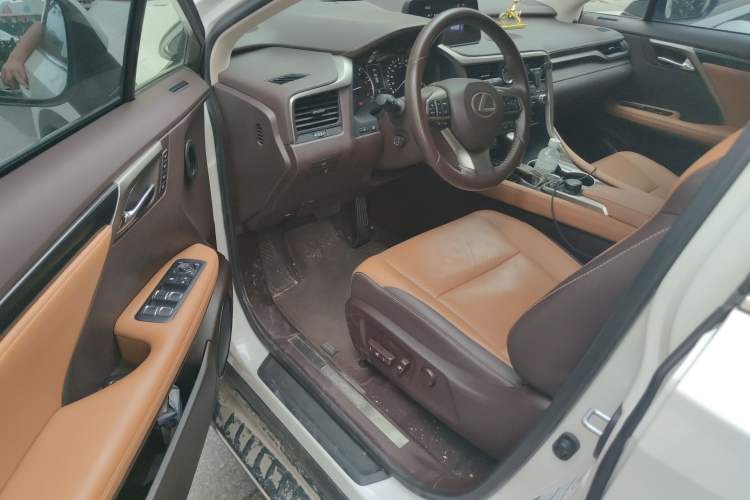 Used Lexus RX 2016 300 4x4 Elegant Edition China VI Driver Seat