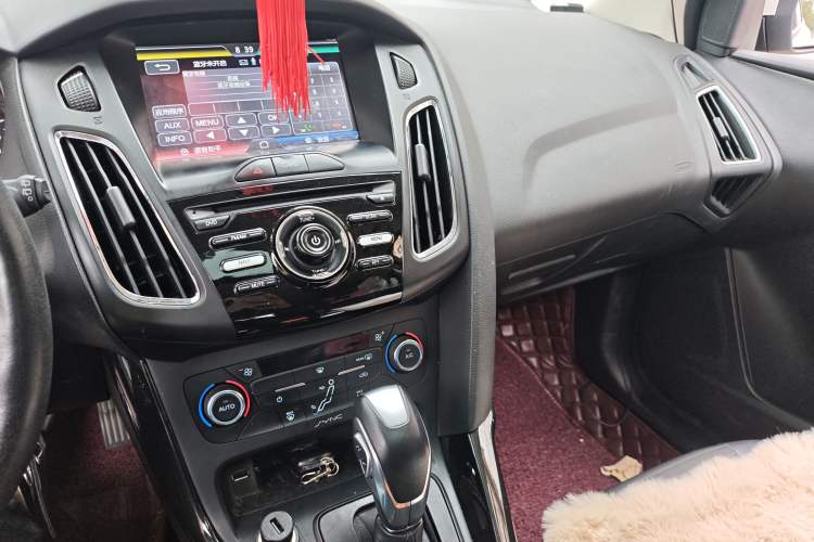 Used Ford Focus 2015 Hatchback 1.6L Automatic Fashion Edition