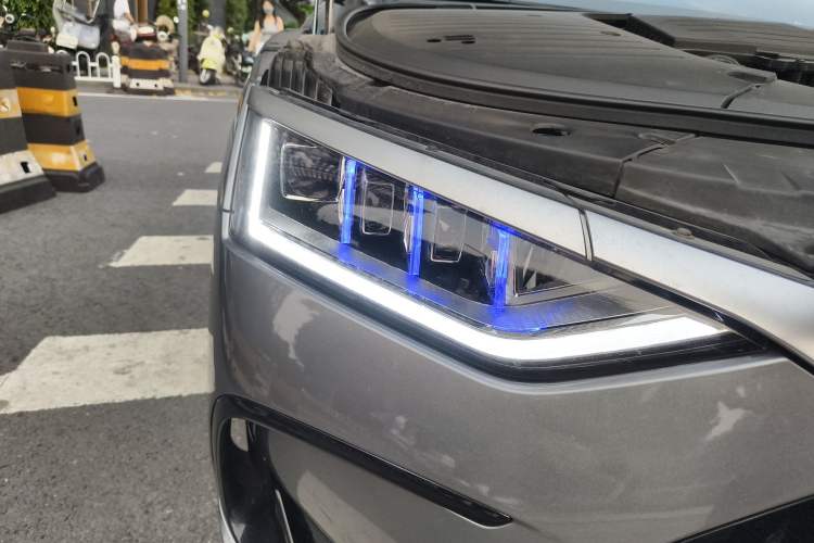 Used BYD Han 2023 DM-i Champion Edition 121KM Prestige Model Right Front Headlight