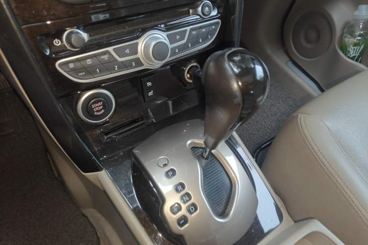 Used Renault Koleos 2013 2.5L Two-Wheel Drive Comfort Edition
