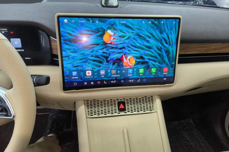 Used Hima AITO M7 2024 1.5T Intelligent Driving 4WD Max Edition 5 Seats Audio And AC Panel