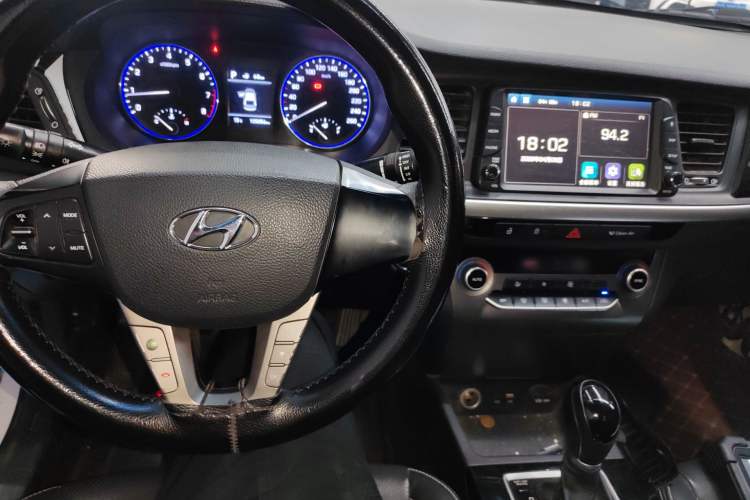 Used Hyundai Mistra 2017 1.6T Automatic Smart GLS China V Standard Center Console