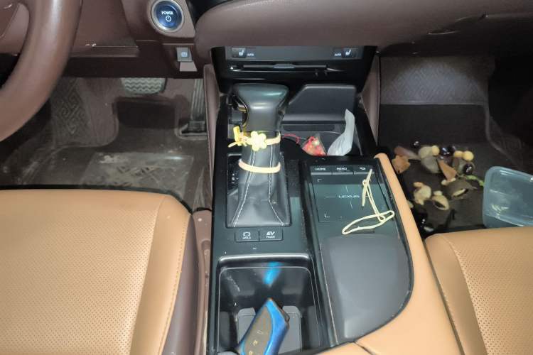 Used Lexus ES 2020 300h Premier Edition