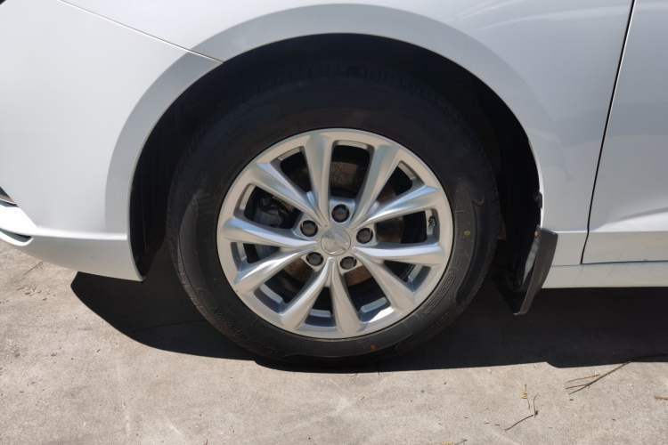 Used Roewe i5 2020 1.5L Manual 4G Connect Luxury Edition
