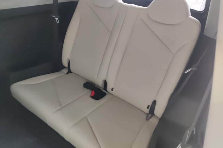 Used Chery QQ Little Ant 2024 321km Love Edition Left Rear Seat