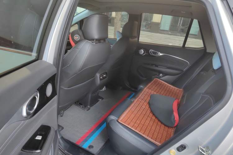 Used AION V 2024 Plus 70 Star Edition Lithium Iron Phosphate Interior 4