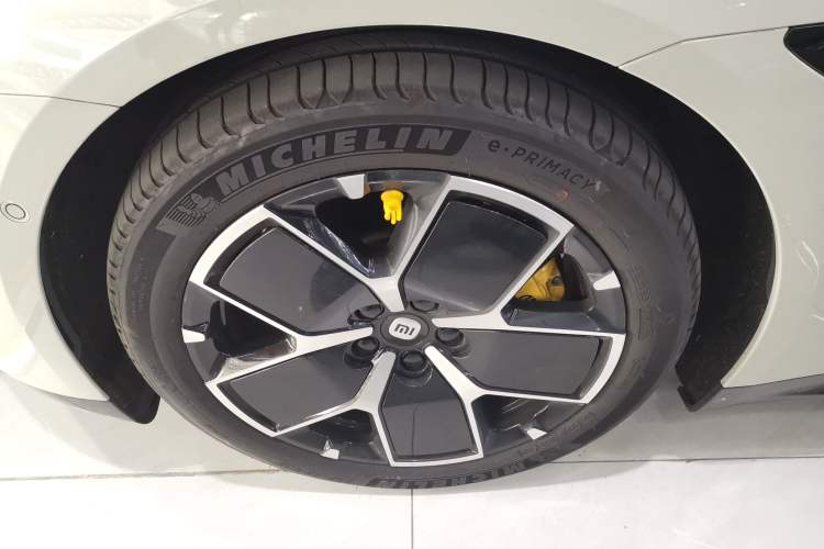 Used Xiaomi Auto SU7 2024 Four-Wheel Drive Ultra-Long Range Advanced Intelligent Driving Max Edition
