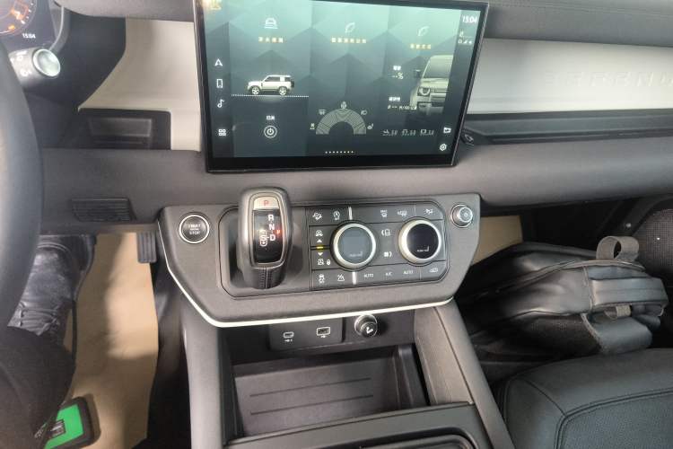 Used Land Rover Defender 2023 90 3.0T P400 XS
