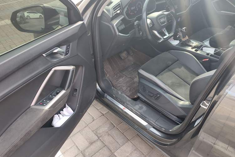 Used Audi Q3 2020 35 TFSI Fashion Dynamic Model