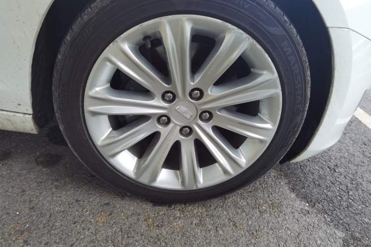 Used Cadillac ATS-L 2016 28T Tech Edition Right Front Wheel Hub