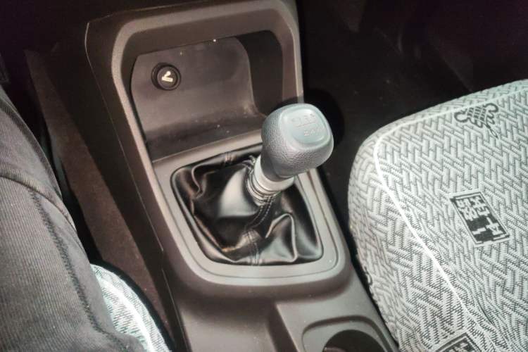 Used Wuling Hongguang V 2019 1.5L Enjoyment Version China VI LAR