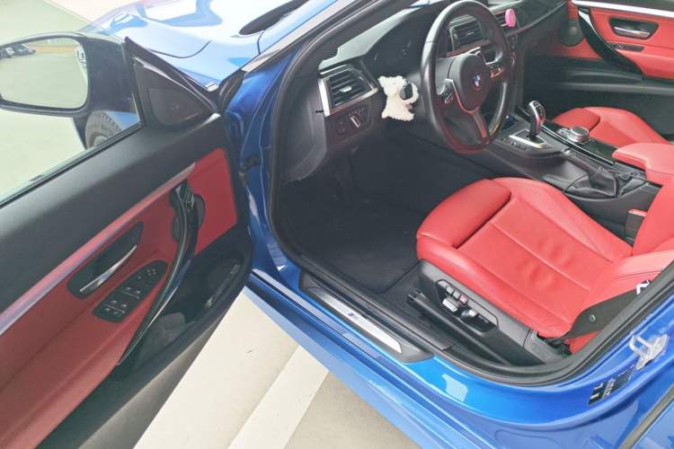 Used BMW 3 Series GT 2020 320i M Sport Night Edition Driver Seat