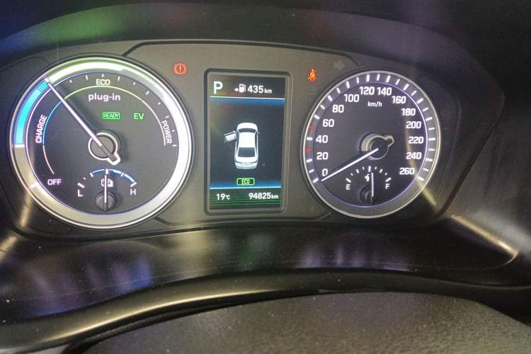 Used Hyundai Sonata Plug-in Hybrid 2018 2.0 PHS Smart Connect Version China VI Standard Instrument Cluster