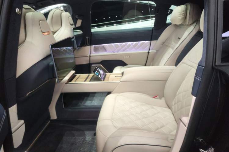 Used Nio ET9 2025 100kWh Signature Edition
