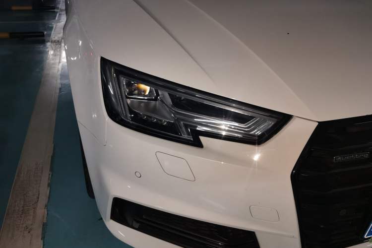 Used Audi A4L 2018 30th Anniversary Edition 40 TFSI Fashion Model