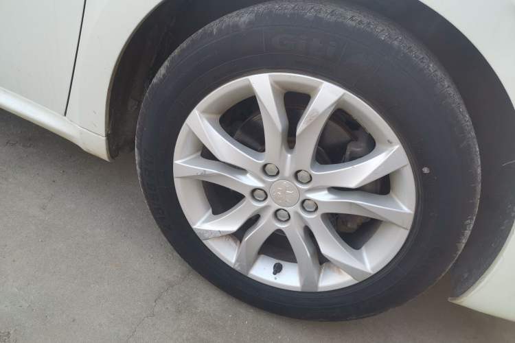 Used Peugeot 508 2015 1.6THP Automatic Prestige Edition Right Front Wheel Hub