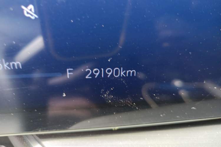 Used Buick Envision 2025 25T Entry-Grade Platinum Edition Odometer Close Up