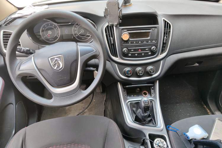 Used Baojun 560 2015 1.8L manual Comfort trim level
