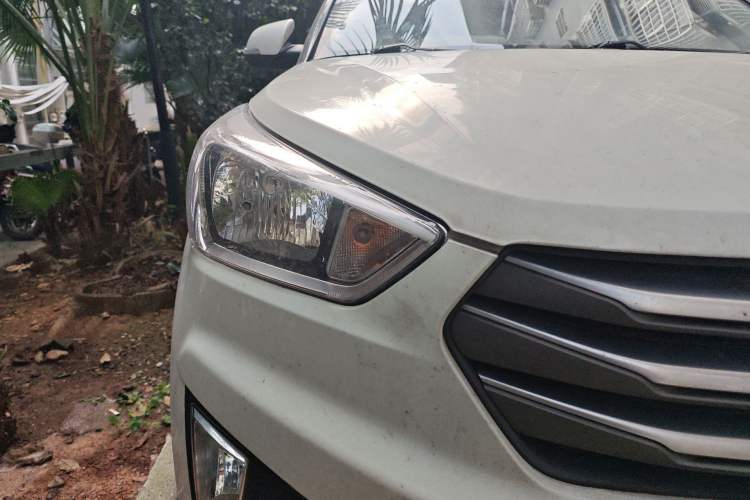 Used Hyundai ix25 2015 1.6L Automatic Two-Wheel Drive Smart GLS Trim Right Front Headlight