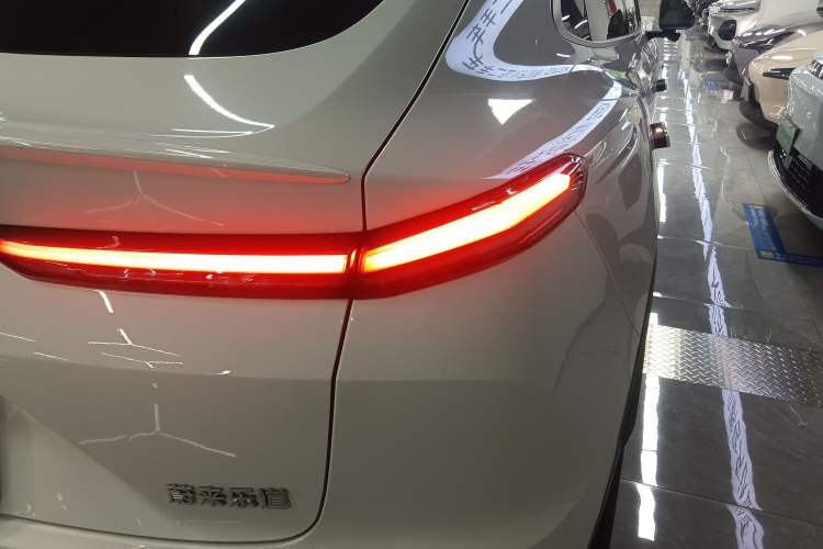 Used ONVO L60 2024 60 kWh Rear-Drive Version Right Rear Taillight