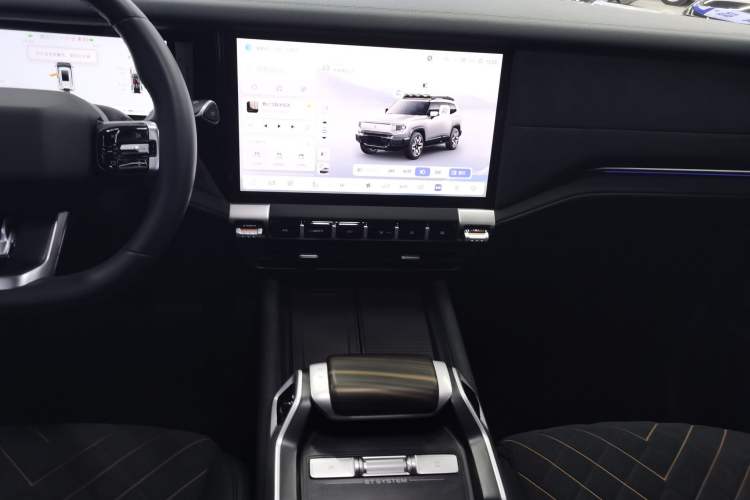 Used Deepal G318 2024 Four-Wheel-Drive Air Suspension Model
