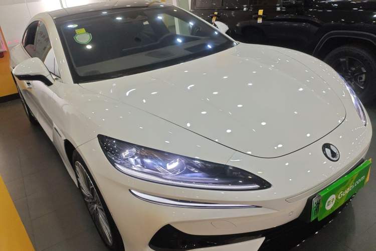 Used Denza Z9 2024 1100 km All-Wheel-Drive Ultra Version