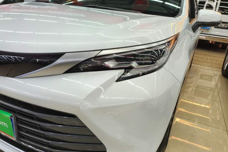 Used Toyota SIENNA 2024 2.5L Hybrid Four-Wheel Drive Prestige Edition Left Front Headlight