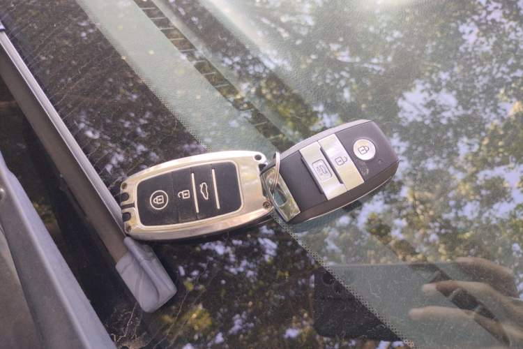 Used Kia KX Cross 2017 1.4L AT GLS
