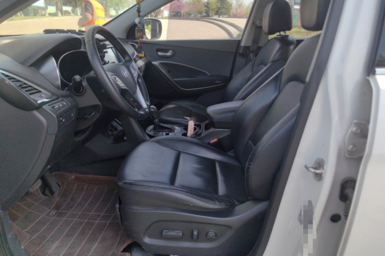 Used Hyundai Santa Fe 2013 Revised Version 2.4L Automatic All-Wheel Drive Smart Type