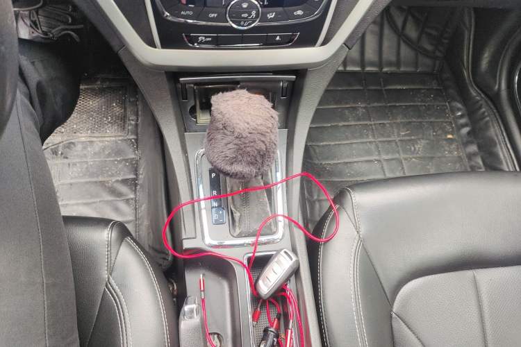 Used Geely Auto Emgrand 2016 Sedan 1.5L CVT Upward Version Gear Lever