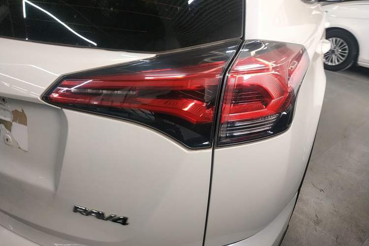 Used Toyota RAV4 2019 2.0L CVT Two-Wheel Drive Pioneer Edition China VI Standard
