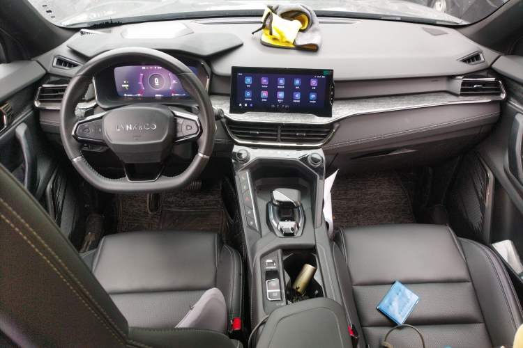 Used Lynk & Co 06 2020 1.5T JinPro model Center Console