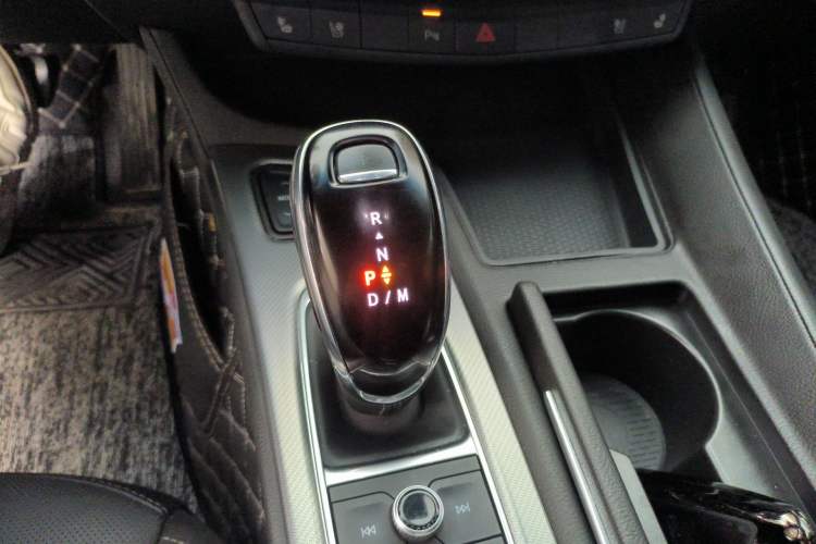 Used Cadillac CT5 2022 28T Luxury Edition Gear Lever