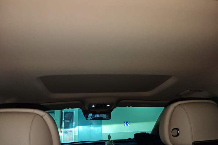 Used Denza D9 2025 DM-i Intelligent Drive 1020 Four-Wheel Drive Prestige Model
