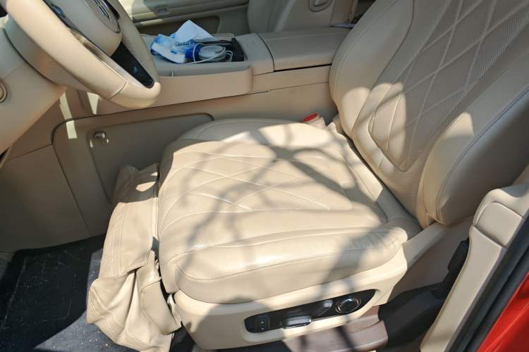 Used Hima AITO M9 2024 Range-Extended Ultra Version 42 kWh 6-Seater Model Left Front Seat