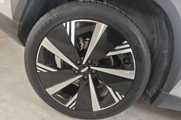 Used Geely Auto FX11 2023 2.0TD DCT Prestige Edition
