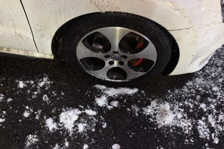 Used Volkswagen Polo 2012 1.4TSI GTI Right Front Wheel Hub