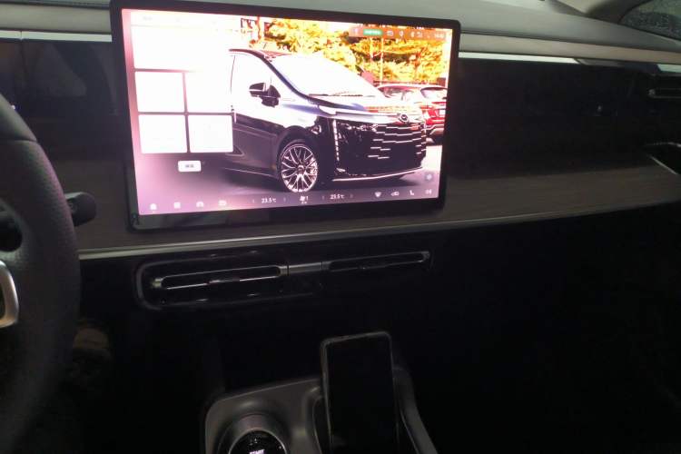 Used GAC Trumpchi E8 2024 Honor Series 2.0L Honor Edition Audio And AC Panel