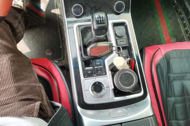 Used JETOUR X90 2020 1.5T Manual Shadow Joy Version 5 Seats Gear Lever