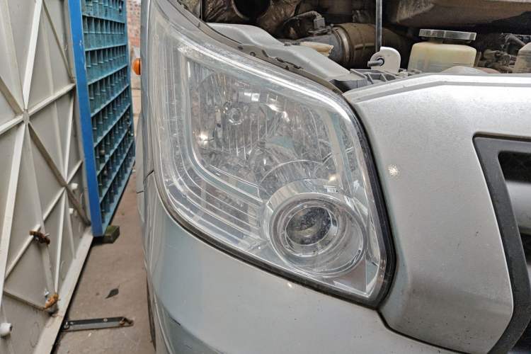 Used Foton Toano 2020 2.0T Multi-Function Short Wheelbase Mid-Roof 5/6-Seater China VI Emission Standard 4F20TC3 Right Front Headlight