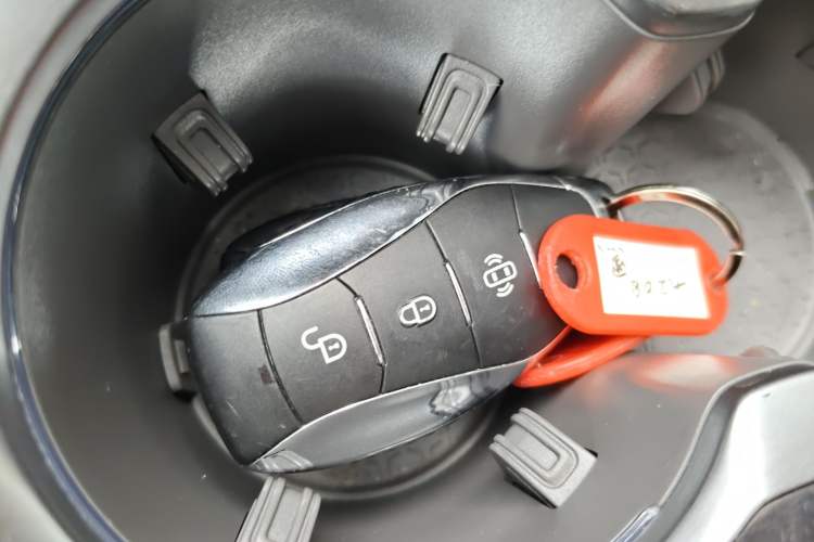 Used Hongqi Tiangong 08 2025 680 All-Wheel Drive Smart Selection Edition Vehicle Key