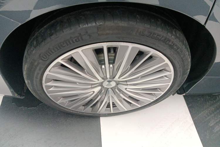 Used Denza Z9 2024 1100 km All-Wheel-Drive Ultra Version