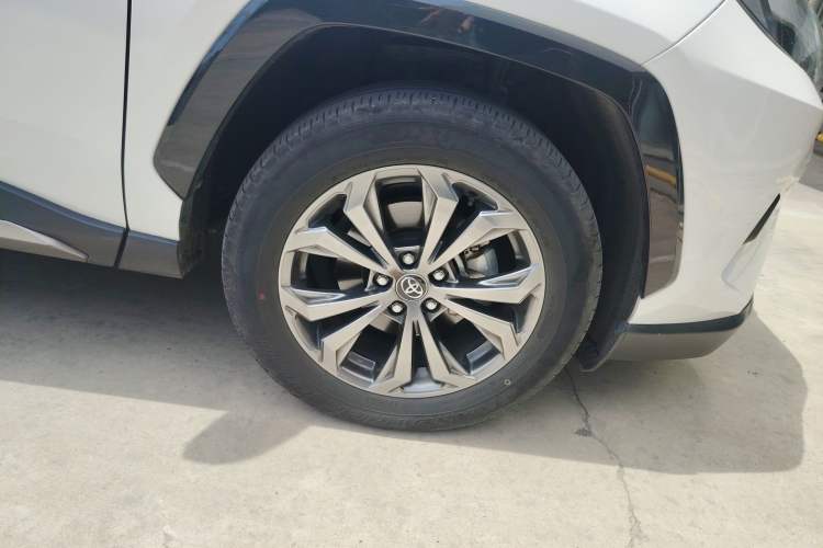 Used Toyota RAV4 2024 2.0L CVT Two-Wheel Drive Fashion Plus Edition