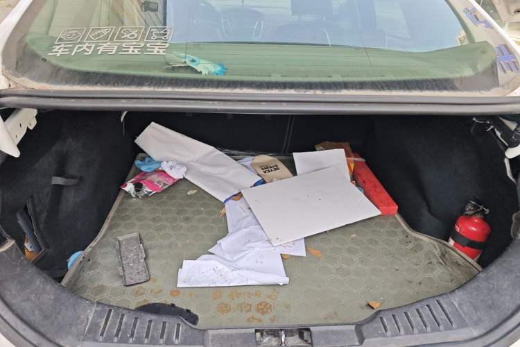 Used Ford Focus 2012 Sedan 1.6L Manual Comfort Model Trunk