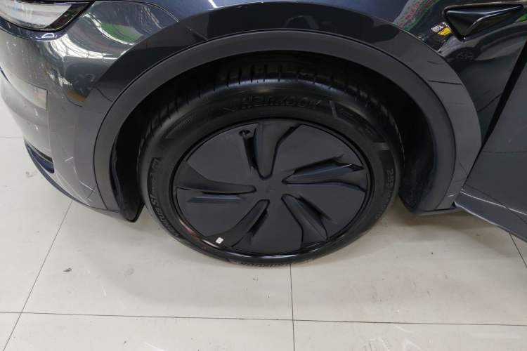 Used Tesla Model Y 2025 Long-Range All-Wheel Drive First Edition
