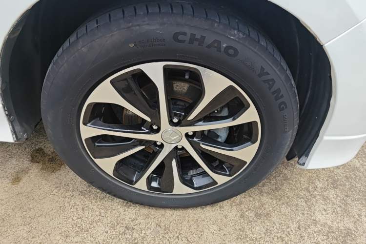 Used Honda Avancier 2017 240TURBO Two-Wheel Drive Comfort Version Right Front Wheel Hub