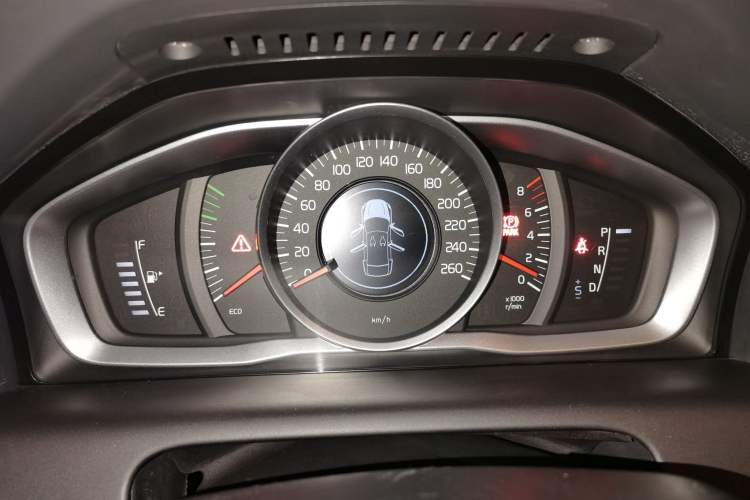 Used Volvo XC60 2014 T5 Zhiyi Edition Instrument Cluster