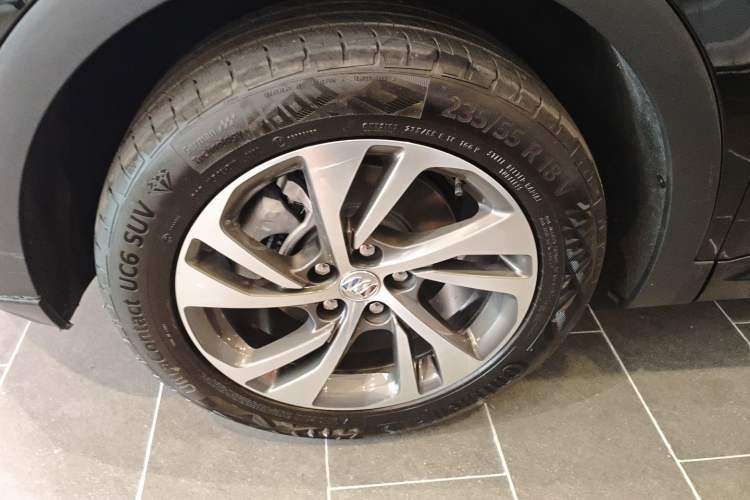 Used Buick Envision 2022 Facelift Encore S 552T Two-Wheel-Drive Luxury Model Left Front Wheel Hub
