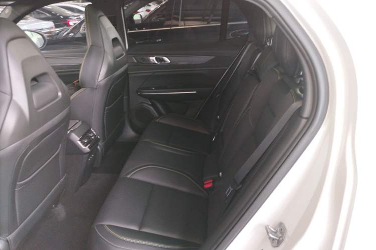 Used Lynk & Co 01 2025 2.0TD All-Wheel Drive Refreshed Pro Version Left Rear Seat